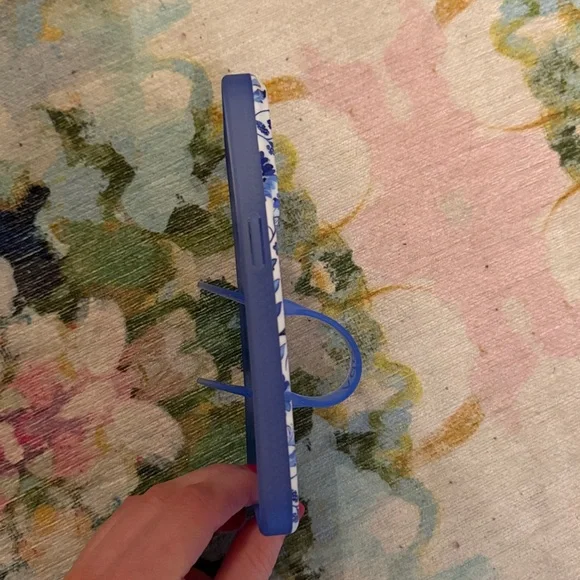 iPhone 15 Pro Blue Willow Loopy Case - Picture 7 of 8